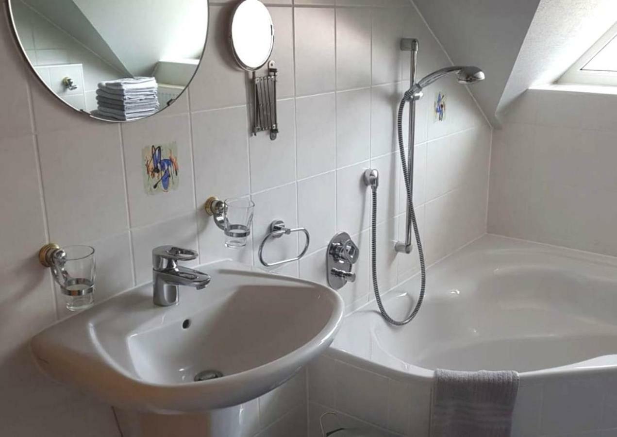 Ferienwohnung Weiss Wachtenburg Wachenheim an der Weinstraße Exterior foto
